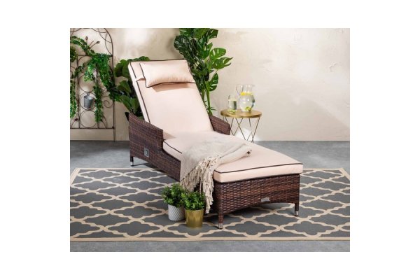 Cambridge Rattan Garden Sun Lounger in Brown - Cambridge - R